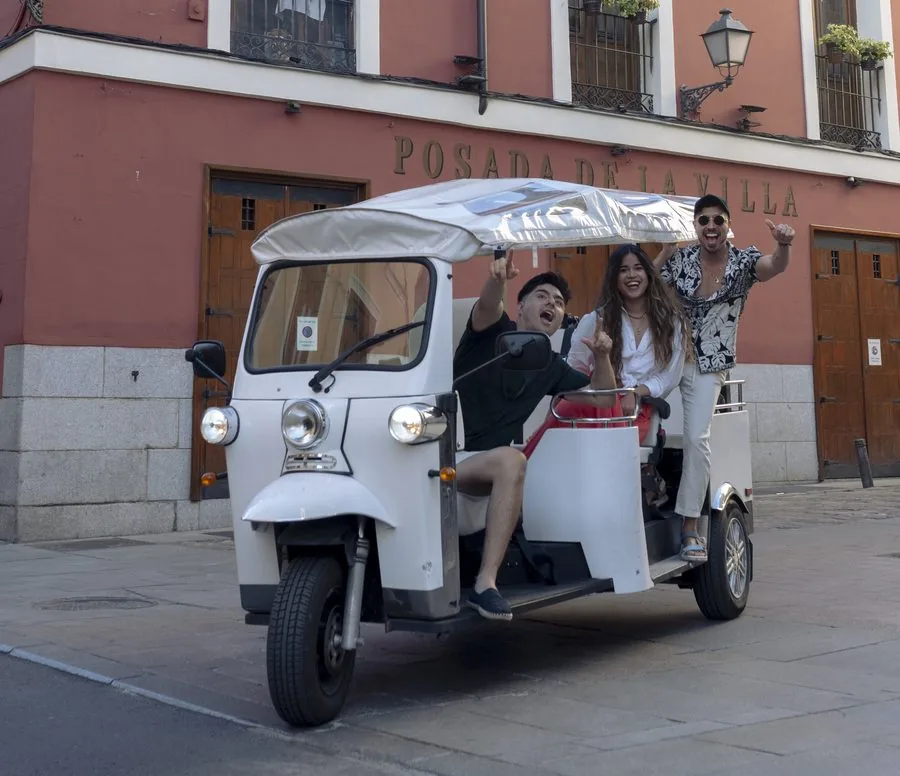 Tuk-Tuk en Plaza de la Villa, Madrid